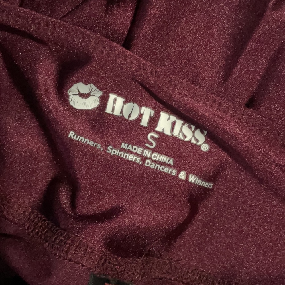 Hot Kiss Leggings - Picture 2 of 6